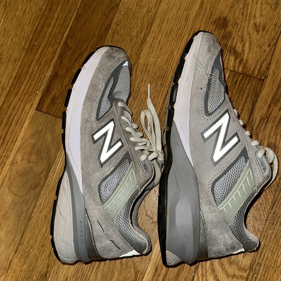 New Balance 990v5 - Picture 2 of 4
